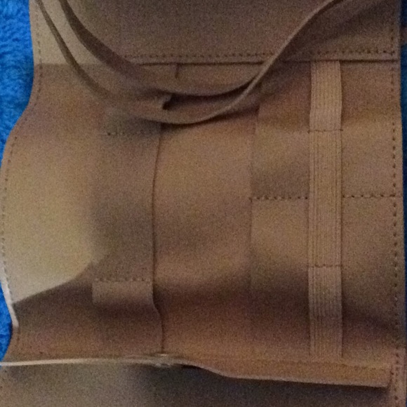 Katherine Tech Organizer Roll - Picture 5 of 6